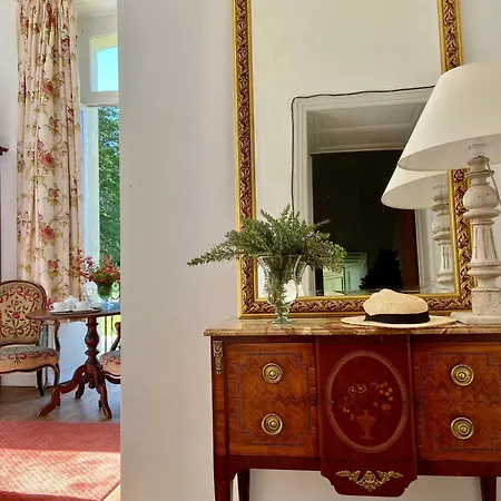 Oda ve Kahvaltı Chateau La Bainerie 3*