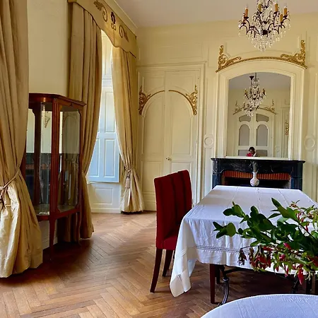 Oda ve Kahvaltı Chateau La Bainerie 3*