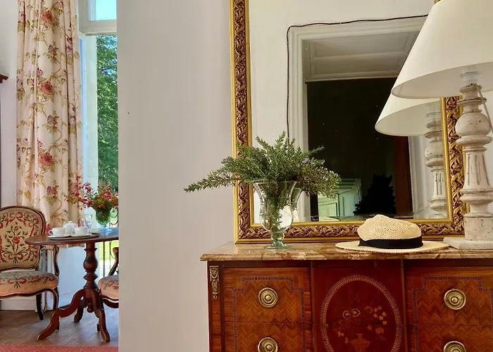 Couette-café Chateau La Bainerie 3*