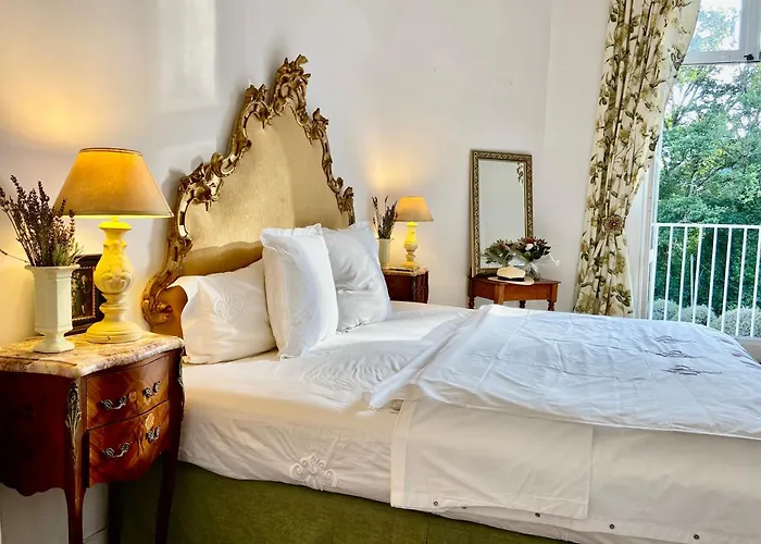 Oda ve Kahvaltı Chateau La Bainerie 3*