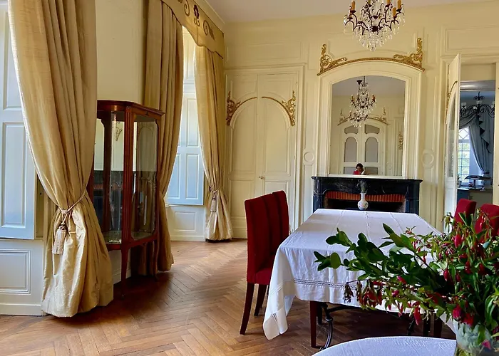 Couette-café Chateau La Bainerie 3*